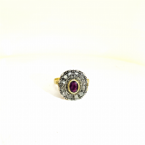  Anello in oro con rubino e diamanti presso Castignoli - Orologeria e gioielleria a Monza